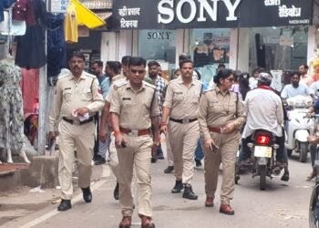 अतिक्रमण के आतंक पर टीआई अरविन्द्र कुजूर और नगरपालिका टीम की बड़ी कार्यवाही