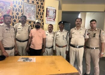 कैलाश यादव पूर्व सरपंच ग्राम पठापुर की हत्या में शामिल 10,000/- रूपये का ईनामी आरोपी ऋषि मिश्रा गिरफ्तार