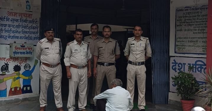 थाना नौगांव पुलिस ने अवैध हथियार फैक्ट्री में पूर्व से संलिप्त आरोपी को कट्टा कारतूस सहित किया गिरफ्तार
