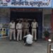 थाना नौगांव पुलिस ने अवैध हथियार फैक्ट्री में पूर्व से संलिप्त आरोपी को कट्टा कारतूस सहित किया गिरफ्तार