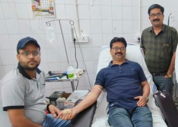 पत्रकार दैनिक फौलादी कलम के संपादक अब्दुल हनीफ वॉली ने जरूरतमंद लोगों के लिए किया स्वेक्छिक रक्तदान