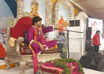 लाखों लोगों को खींच लाई बागेश्वर धाम की आस्था