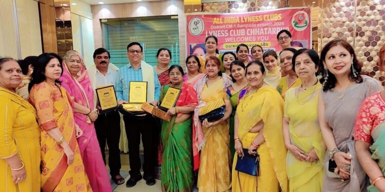 गुरुपूर्णिमा पर लीनेस क्लब ने किया प्रो एसपी जैन,डीईओ एमके कौटार्य एवं प्राचार्य सविता अग्रवाल का भावभीना सम्मान