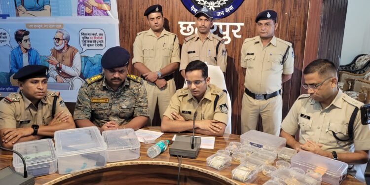 थाना नौगांव पुलिस ने अन्तर्राज्यीय चोरों को गिरफ्तार कर 30 लाख रुपए की संपत्ति की बरामद