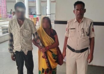 थाना गुलगंज पुलिस ने जिला बलिया के गुम घायल व्यक्ति को उपचार पश्चात सुरक्षित किया परिजनों के सुपुर्द