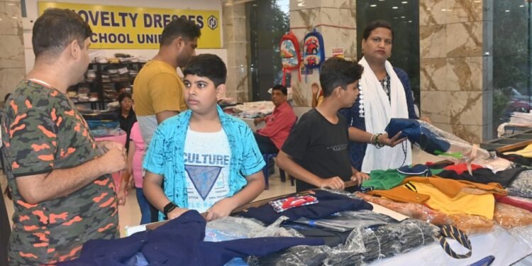 प्राइवेट स्कूलों की मनमानी पर प्रशासन का एक और जोरदार प्रहार ….