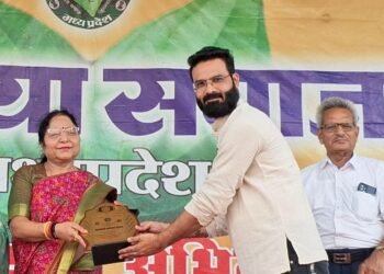 58 बार के रक्तदानी अमित जैन का नागपंचमी पर चौरसिया समाज ने किया सम्मान