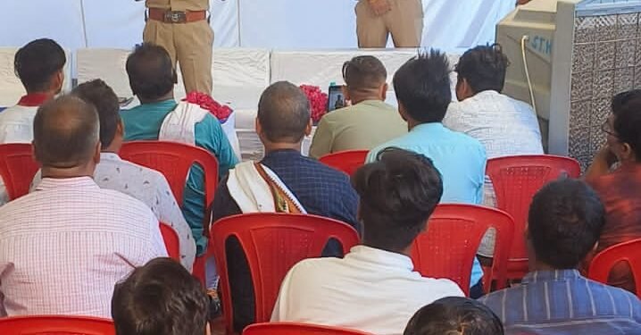 एसपी छतरपुर ने देरी रोड में किया गया जन संवाद