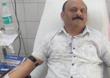 नेताजी सुभाष चन्द्र बोस की पुण्यतिथि पर पत्रकार अरविंद जैन दीपू ने किया रक्तदान