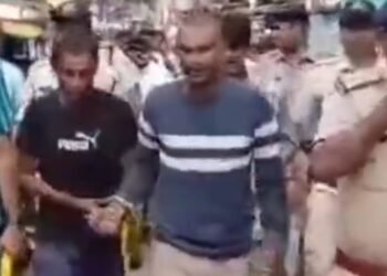 बदमाशों का पुलिस ने निकाला जुलूस,बोले-अपराध करना पाप है, पुलिस हमारी बाप है