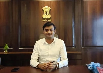 नवागत कलेक्टर पार्थ जैसवाल ने पदभार ग्रहण किया