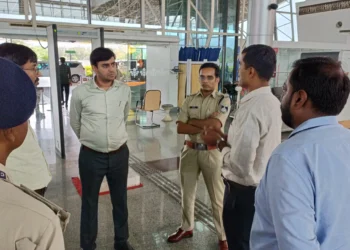 हितग्राहियों को समय से बिना परेशानी के मिले योजनाओं का लाभ : कलेक्टर