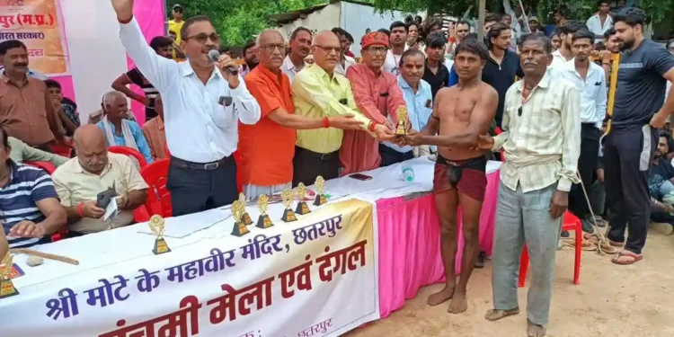 श्री मोटे के महावीर मंदिर में आज नाग पंचमी पर दंगल एवं मलखंब प्रतियोगिता का आयोजन