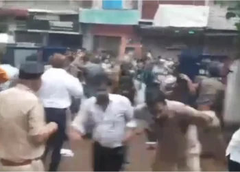 कोतवाली में मुस्लिम समाज ने किया पथराव