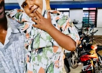 इस मासूम से प्यारे से बच्चे को उसके माता पिता से मिलवाने में सहयोग प्रदान