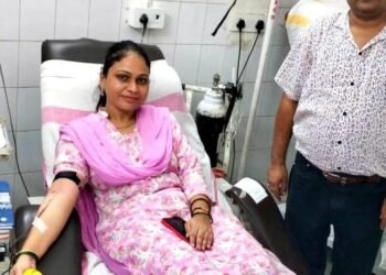 महिला तहसीलदार के रक्तदान से बची पीड़िता की जान