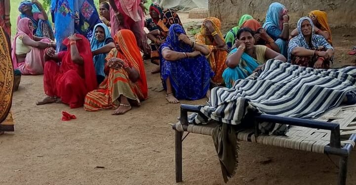 पिता पुत्र की संदिग्ध मौत, पत्नी एवं पुत्र गंभीर